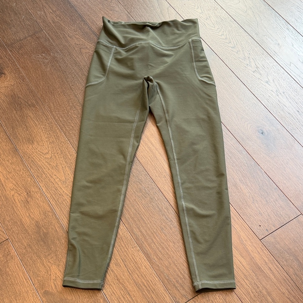 Old Navy Powersoft Extra High Rise Go Dry Olive Green Leggings Small C12-017